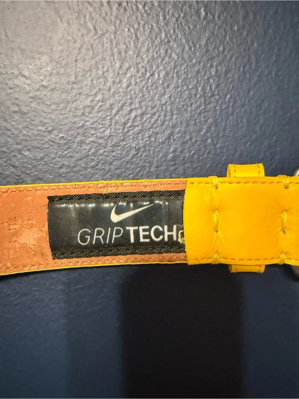 Nike Yellow Leather Grip Tech Belt with Silver Buckle waist size 40